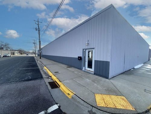 414 La Crosse St, Mauston, WI, 53948-1325 | Card Image