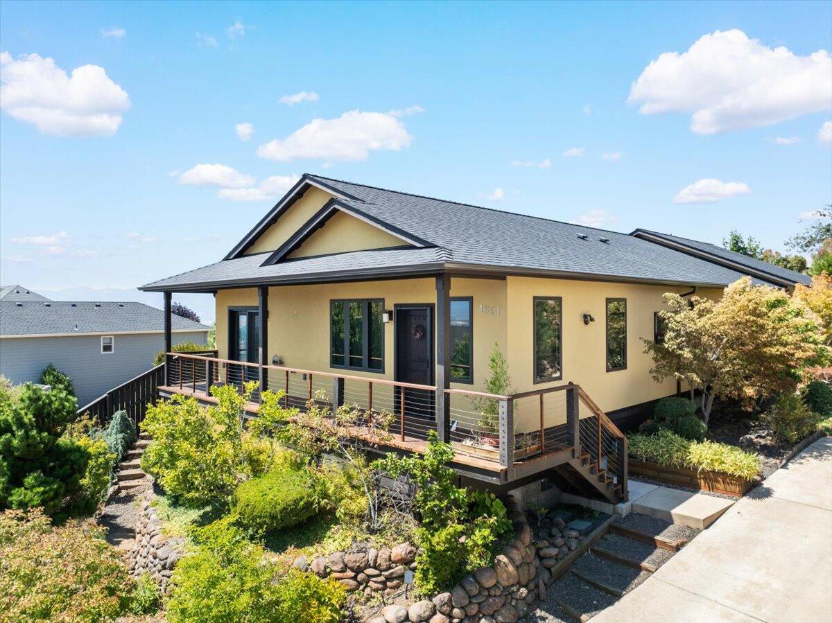 Vista Pointe Dr, Medford, OR 97504
