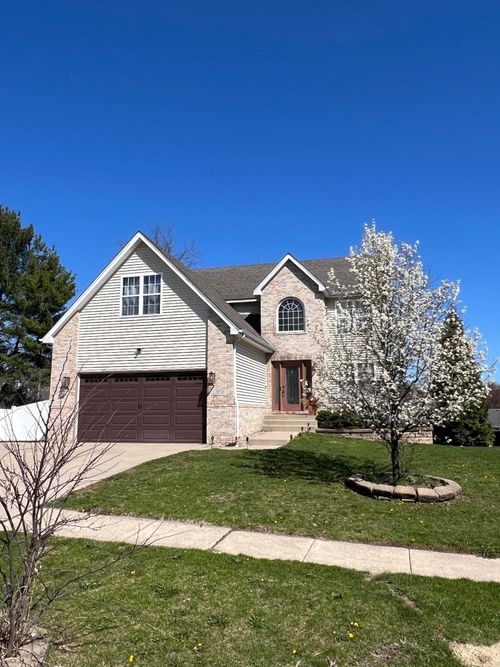 2656 Calaveras Dr, Valparaiso, IN, 46385 | Card Image
