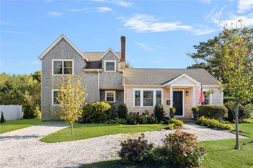 9 White Ter, Middletown, RI, 02842-5952 | Card Image