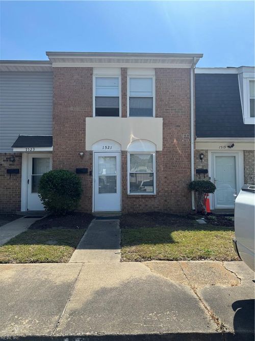 1521 Darren Cir, Portsmouth, VA, 23701-3101 | Card Image