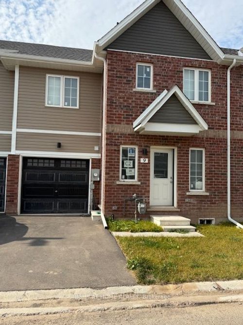 9 Waterleaf Trail, Welland, ON, L3C5A5 | Card Image
