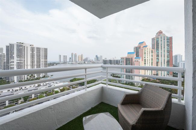 PH13 - 3300 Ne 192nd St, Condo with 2 bedrooms, 2 bathrooms and null parking in Aventura FL | Image 11