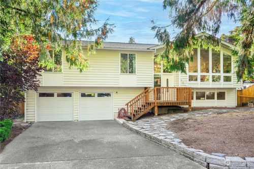 3512 170th Avenue Ne, Bellevue, WA, 98008 | Card Image