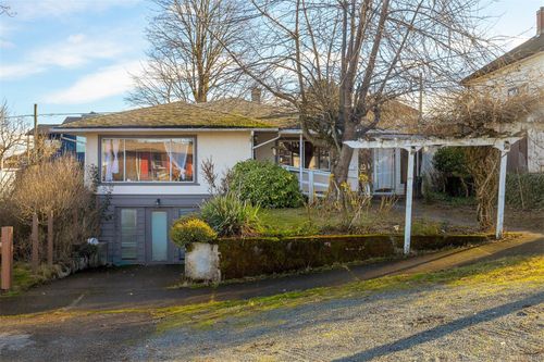 17 Baden Powell St, Ladysmith, BC, V9G1S8 | Card Image