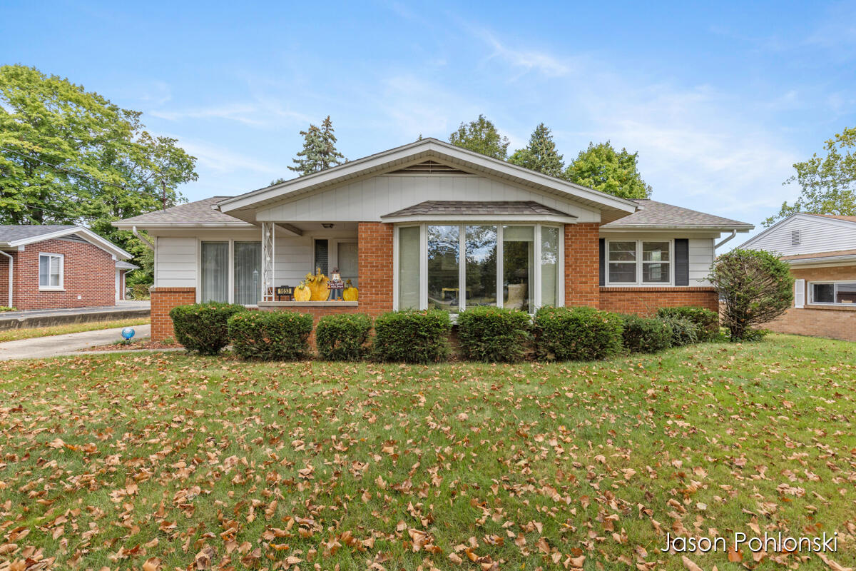 Fruitwood Dr, Grand Rapids, MI 49504
