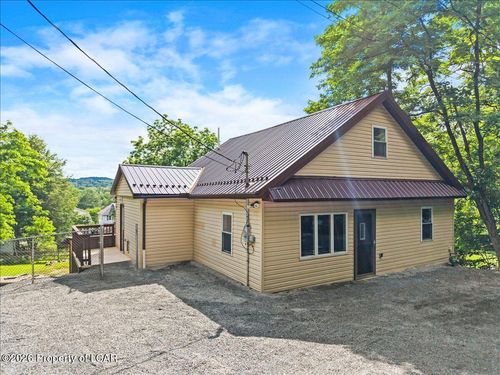 141 Harris Street, Dallas, PA, 18612 | Card Image