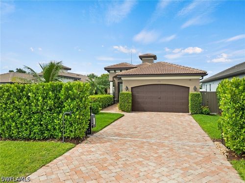 551 99th Ave N, Naples, FL, 34108-2227 | Card Image