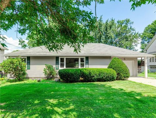 335 E Huston St, Barberton, OH, 44203-3045 | Card Image
