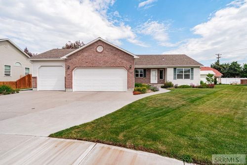 140 Harrisburg Lane, Idaho Falls, ID, 83404 | Card Image