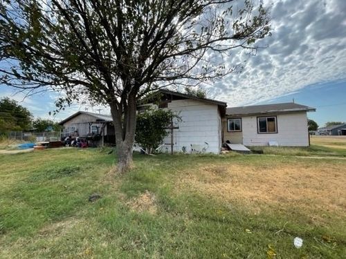 501 E Lincoln Ave, Electra, TX, 76360-1741 | Card Image