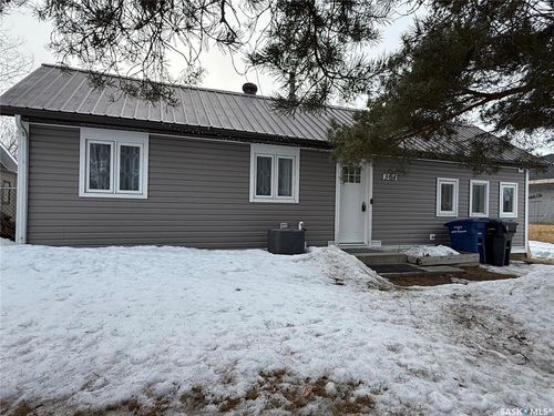 804 6th Street W, Nipawin, SK, S0E1E0 | Card Image