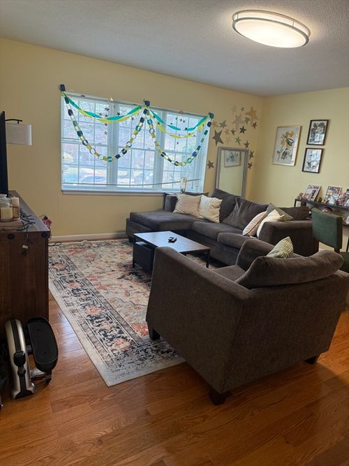 2-162 Lake Shore Rd, Boston, MA, 02135-6352 | Card Image