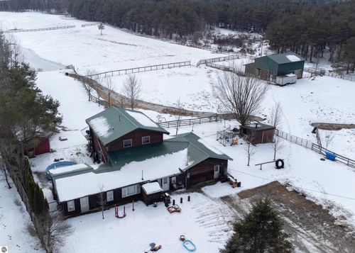 6757 19 Mile Rd, Marion, MI, 49665-8324 | Card Image