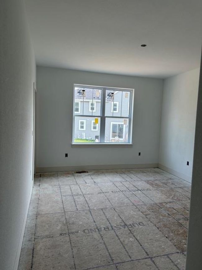 1039 Waterstone Ct, House other with 3 bedrooms, 2 bathrooms and null parking in Pewaukee WI | Image 6