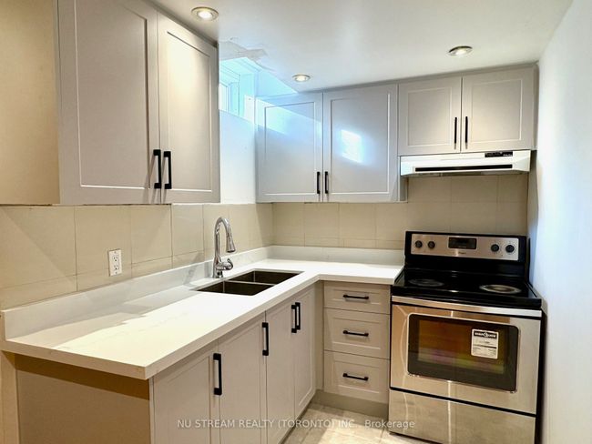 BSMT - 5 Victoria Wood Ave, House other with 2 bedrooms, 1 bathrooms and 1 parking in Markham ON | Image 4