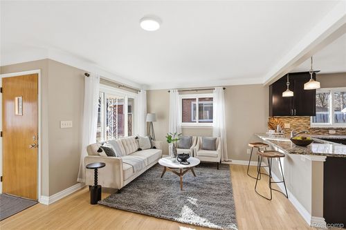 226 W La Salle Ave, Royal Oak, MI, 48073-2587 | Card Image