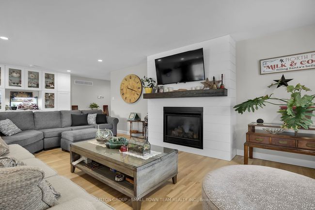 162 Roland St, House other with 3 bedrooms, 4 bathrooms and 4 parking in Dashwood ON | Image 7