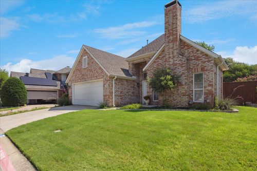 206 Arbor Glen Dr, Euless, TX, 76039-3761 | Card Image