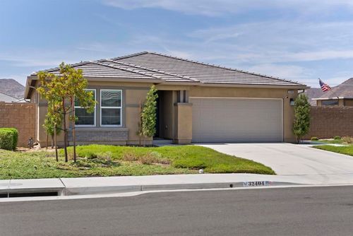 32404 Wild West Ct, Winchester, CA, 92596-7661 | Card Image