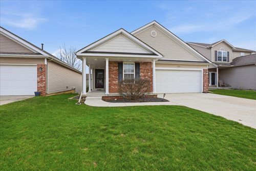 910 Gerike Way, Bloomington, IL, 61704-8748 | Card Image