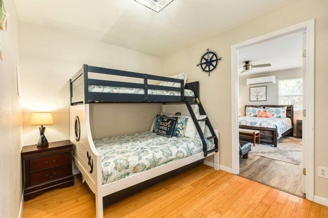 Secondary bedroom with bunk beds | Image 14