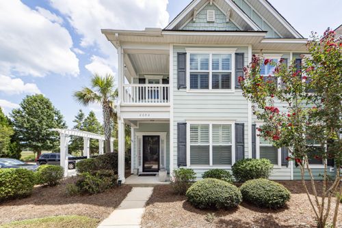 2052 Promenade Ct, Mount Pleasant, SC, 29466-7231 | Card Image
