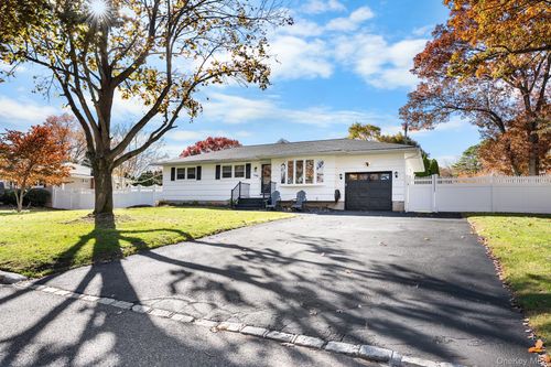 148 S Hillside Ave, Nesconset, NY, 11767-1549 | Card Image