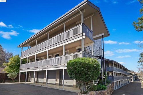 3849 Vineyard Ave, Pleasanton, CA, 94566-6780 | Card Image