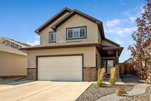 2033 High Country Rise Nw, High River, AB, T1V0E2 | Card Image