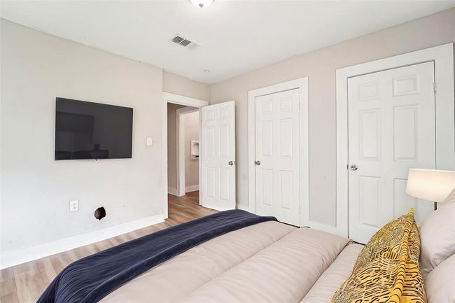 1026 W 5 Th St, House other with 3 bedrooms, 1 bathrooms and null parking in Freeport TX | Image 4