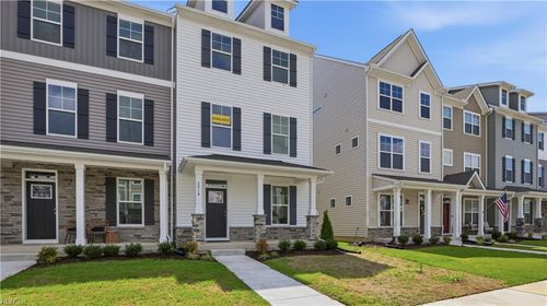 2016 Stanford Ln, Newport News, VA, 23608-7779 | Card Image