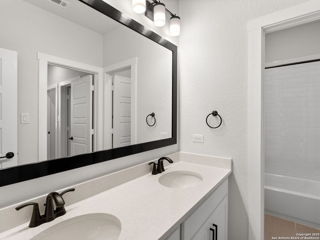 UNIT-1 - 5843 Whitby Rd, House other with 3 bedrooms, 3 bathrooms and null parking in San Antonio TX | Image 22