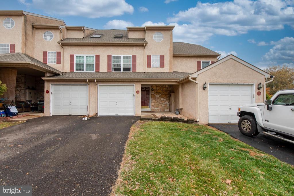 Parkview Dr, Souderton, PA 18964