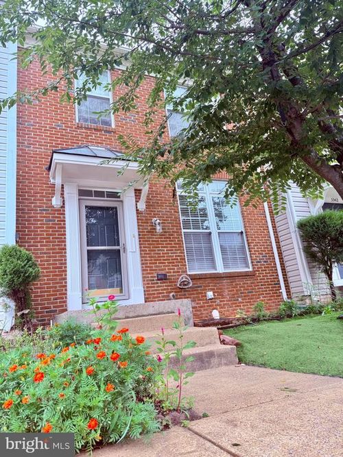 5944 Raina Dr, CENTREVILLE, VA, 20120-3432 | Card Image
