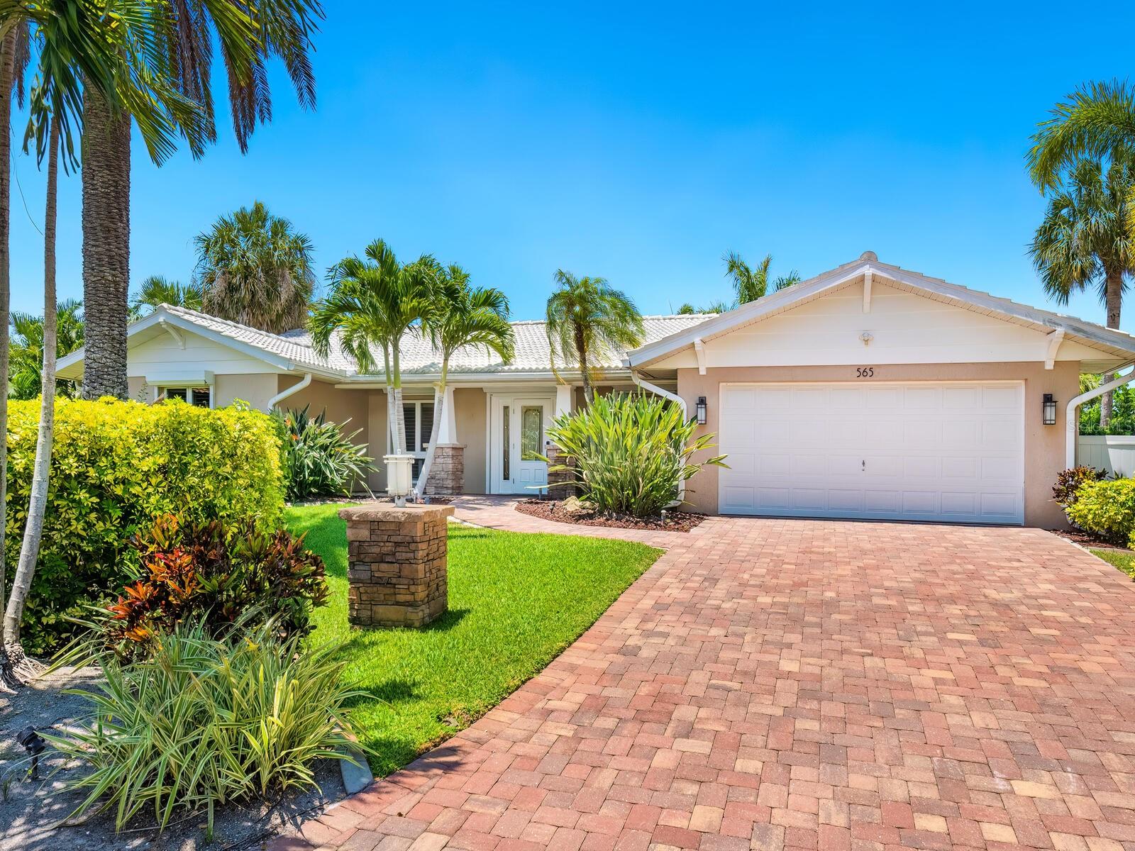 Commonwealth Pl, Sarasota, FL 34242