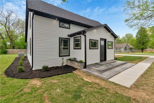 5808 S Cardwell Rd, Fayetteville, AR, 72704-8924 | Card Image