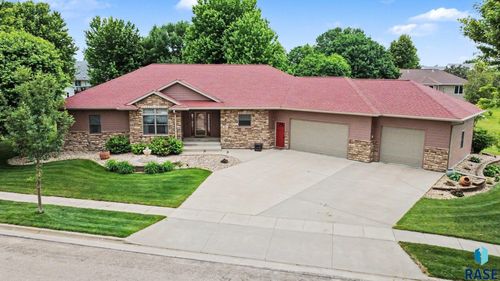612 Britz Dr Drive, Luverne, MN, 56156 | Card Image