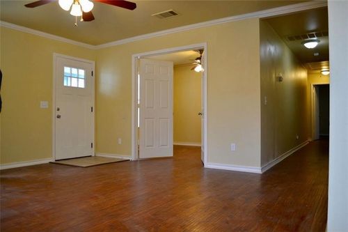 b-3111 E 13th St, Austin, TX, 78702-2505 | Card Image