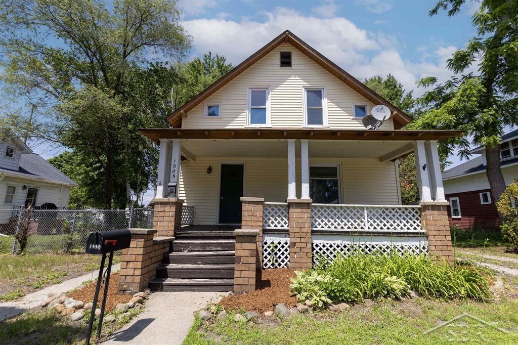 Rodd St, Midland, MI 48640