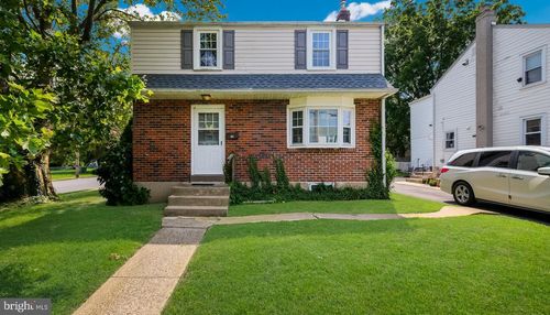401 Folsom Ave, FOLSOM, PA, 19033-1704 | Card Image