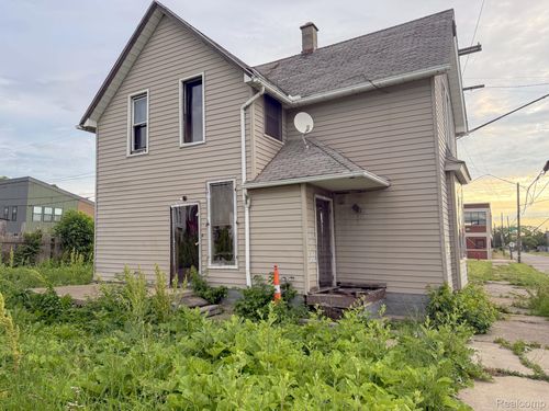 1726 Pine St, Detroit, MI, 48216-2108 | Card Image