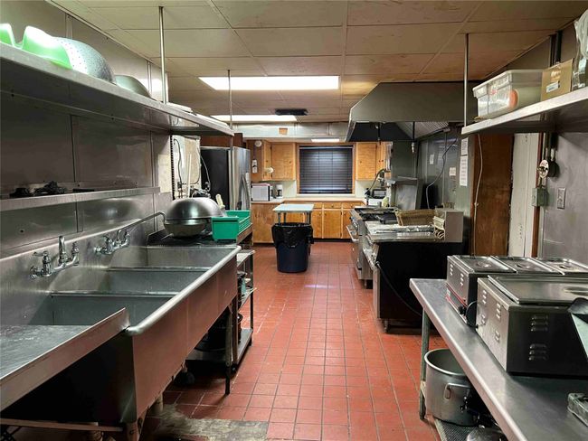 Kitchen area | Image 25