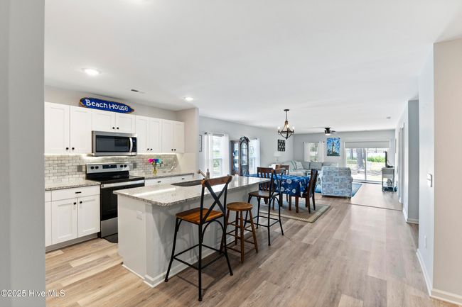 940 Pine Needles Rd, House other with 3 bedrooms, 2 bathrooms and 2 parking in Boiling Spring Lakes NC | Image 6