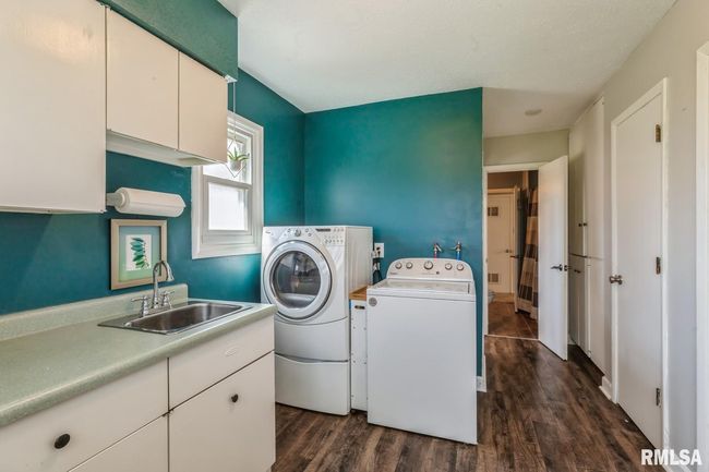 1211 15 Th St, House other with 4 bedrooms, 3 bathrooms and null parking in Bettendorf IA | Image 9