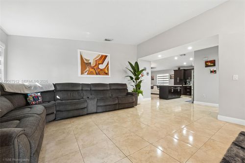 16520 Sw 99th St, Miami, FL, 33196-5815 | Card Image