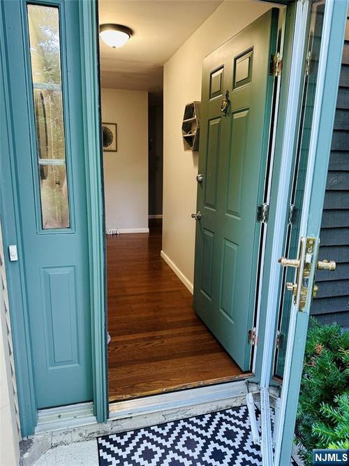 10 New Bedford Rd, West Milford, NJ, 07480-1269 | Card Image