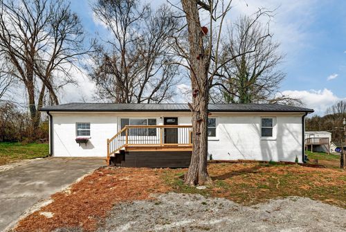 350 N 3rd St, Pulaski, TN, 38478-2811 | Card Image