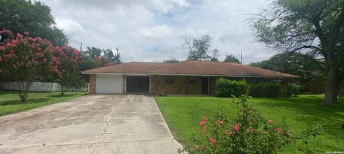 807 Elizabeth, Seguin, TX, 78155 | Card Image