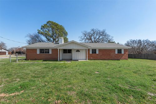 111 Joyce Dr, Argyle, TX, 76226-5811 | Card Image